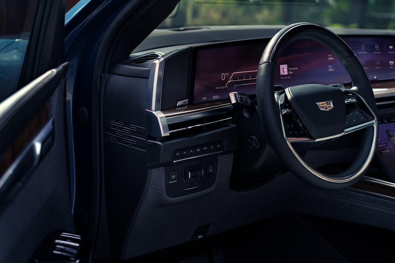 LaFontaine Cadillac Highland in Highland Charter Township MI