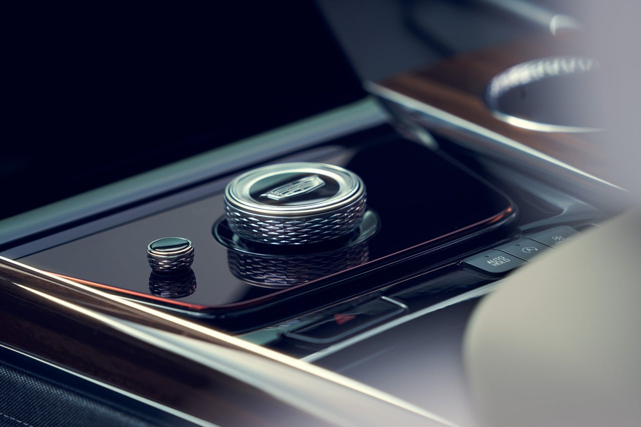 LaFontaine Cadillac Highland in Highland Charter Township MI