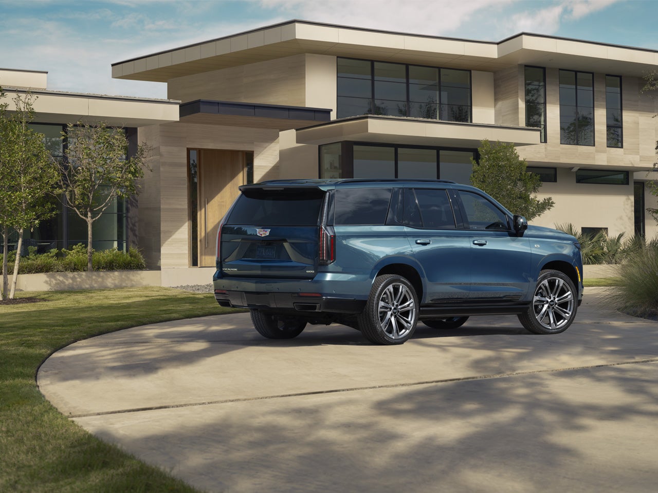 LaFontaine Cadillac Highland in Highland Charter Township MI